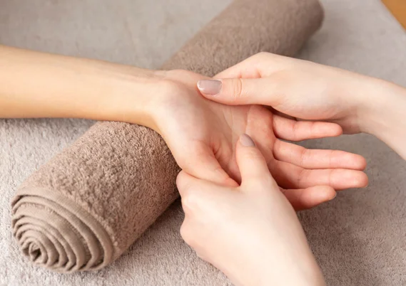 hand reflexology